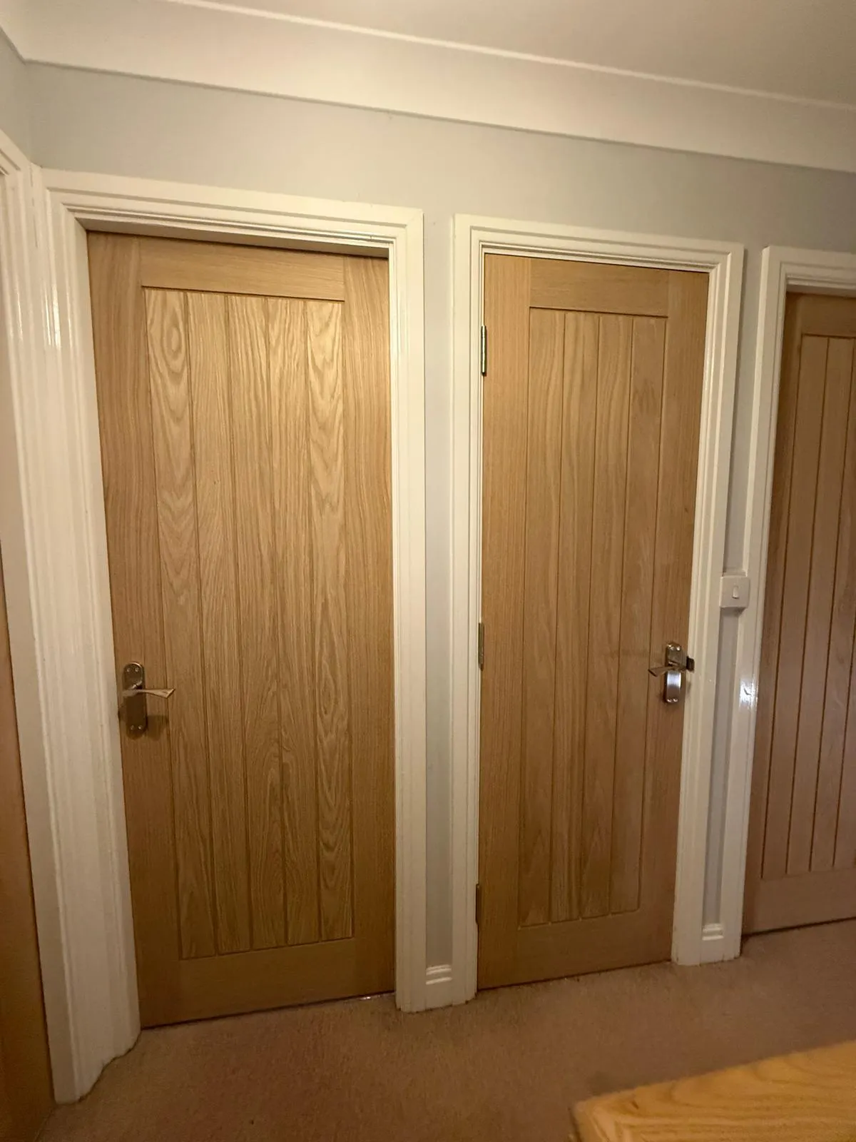 Precision door hanging with clean rebate and mortice latch
